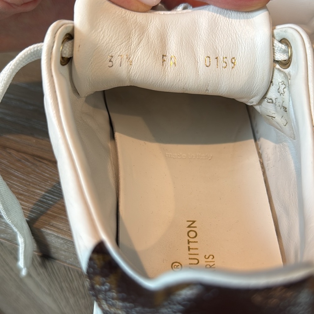 Louis Vuitton women’s Time Out Sneakers white size 37.5 - Picture 9 of 13